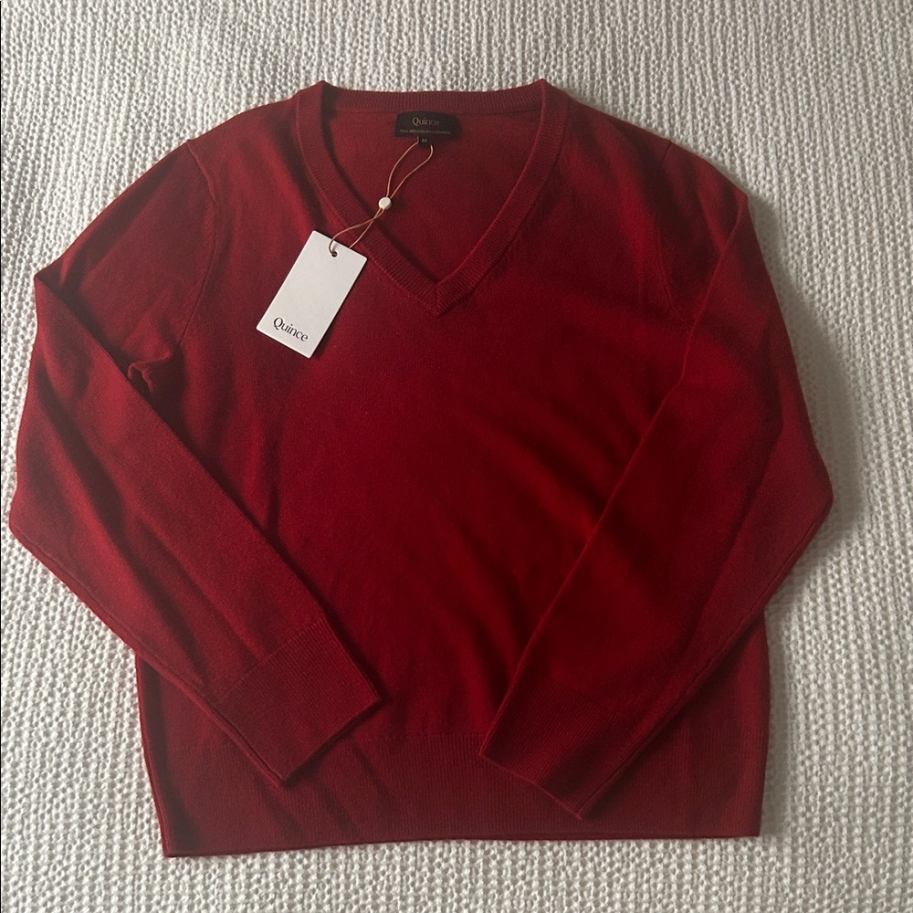 Quince Women's cashmere V-Neck Sweater in Red
